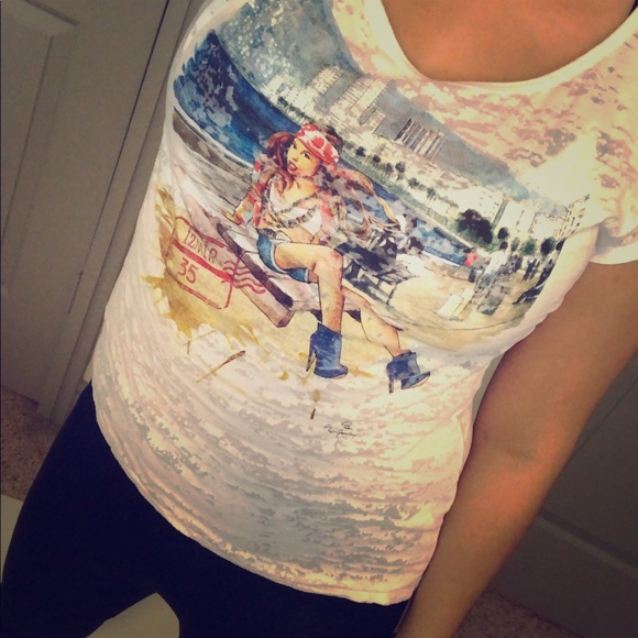 Mavi Tops - Unique Find! M Mavi Istanbul Collection Tee